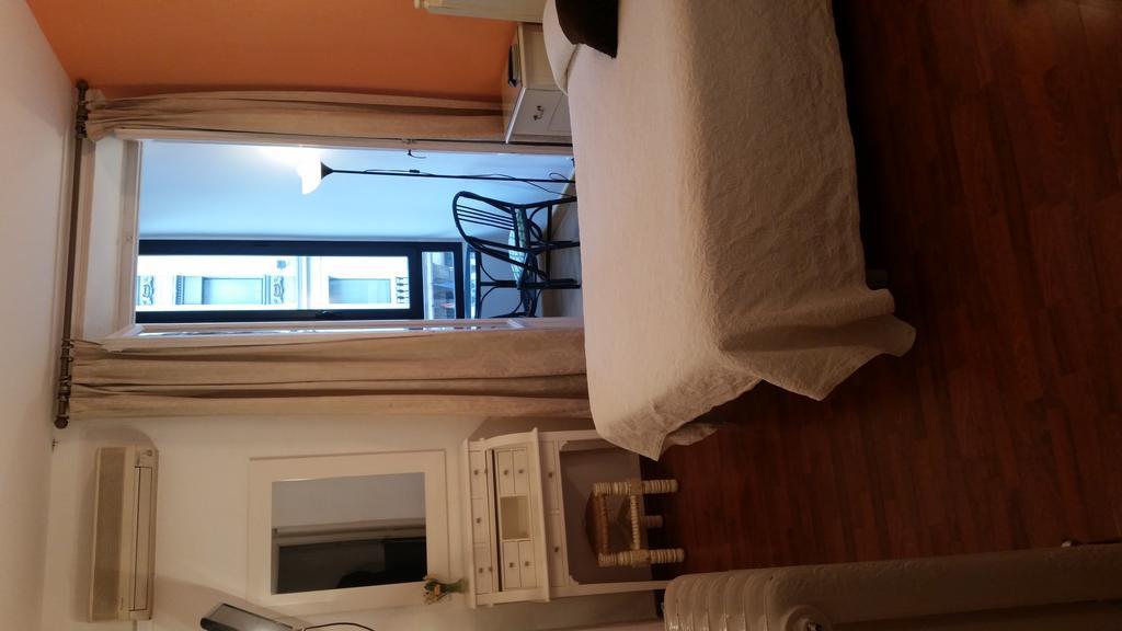 Hostal Montecarlo Μαδρίτη Δωμάτιο φωτογραφία