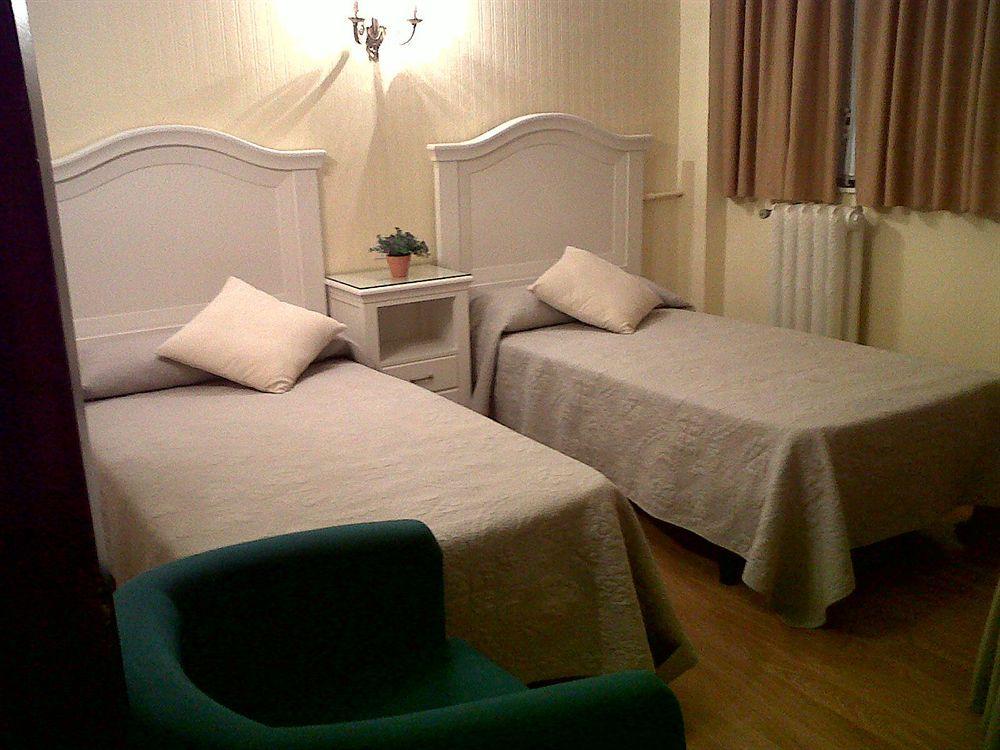 Hostal Montecarlo Μαδρίτη Εξωτερικό φωτογραφία