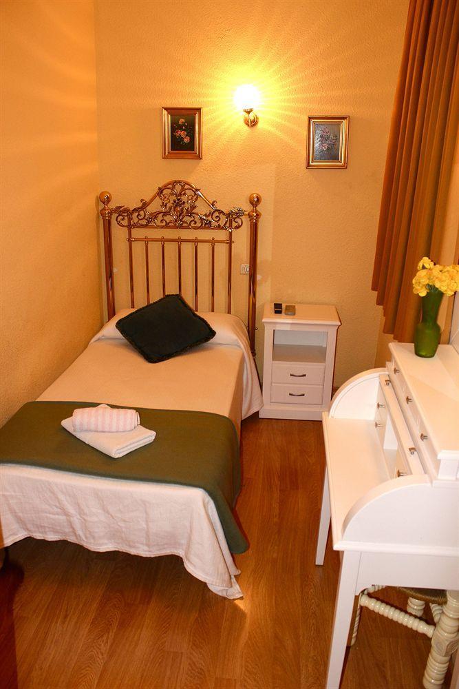 Hostal Montecarlo Μαδρίτη Εξωτερικό φωτογραφία