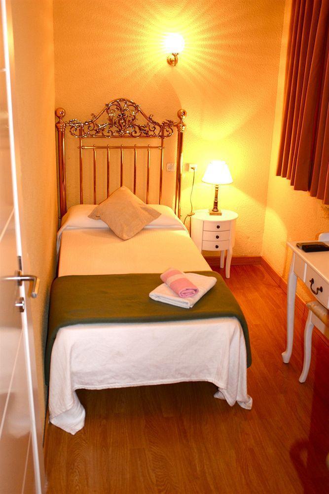 Hostal Montecarlo Μαδρίτη Εξωτερικό φωτογραφία